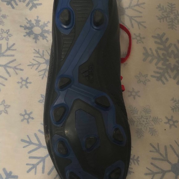 Soccer Cleats - Picture 4 of 4